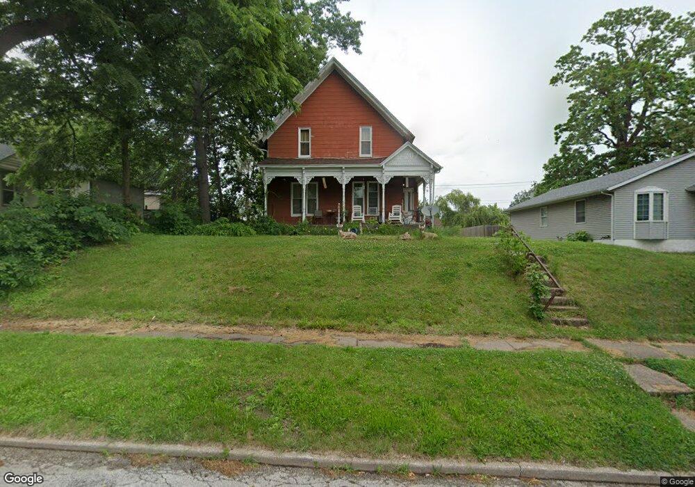 1028 E 15th St, Davenport, IA 52803 - photo 1