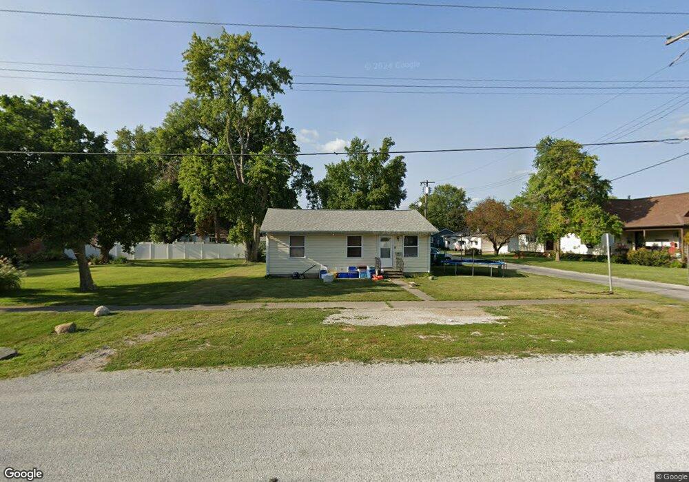 614 E Overton St, Tuscola, IL 61953 - photo 1