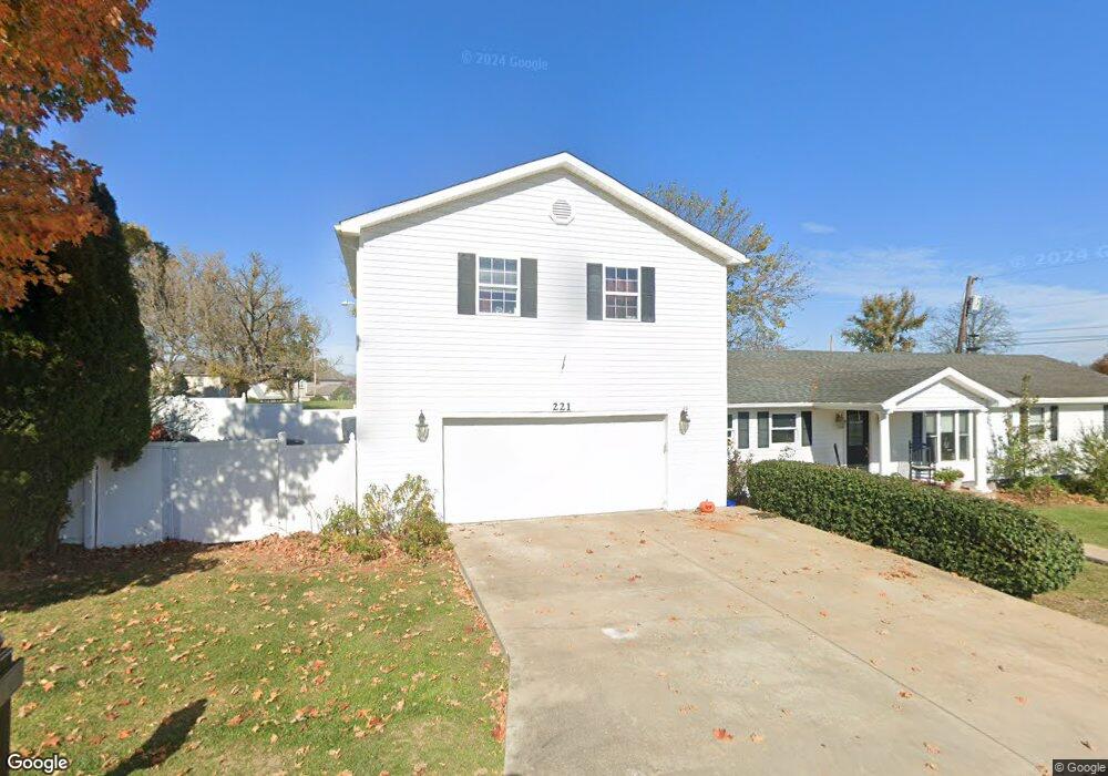 221 E 6th Ave, Ranson, WV 25438 - photo 1