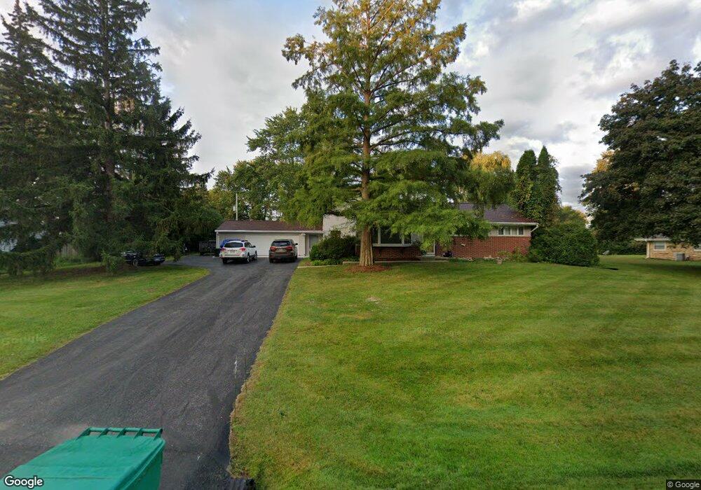 N78W16327 Carl Ross Dr, Menomonee Falls, WI 53051 - photo 1