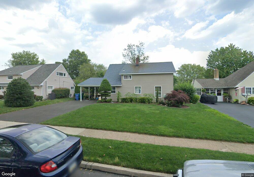 36 Robin Hill Ln, Levittown, PA 19055 - photo 1