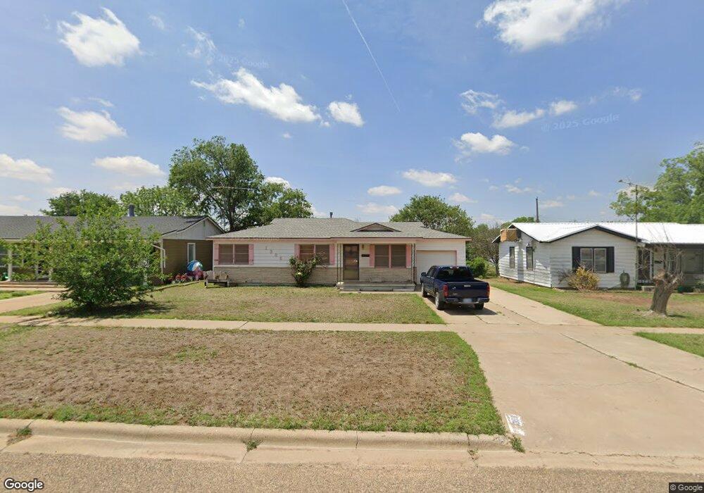 1309 Wayland St, Plainview, TX 79072 - photo 1