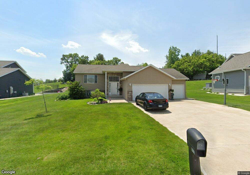 810 Judith Ct, Zumbrota, MN 55992 - photo 1