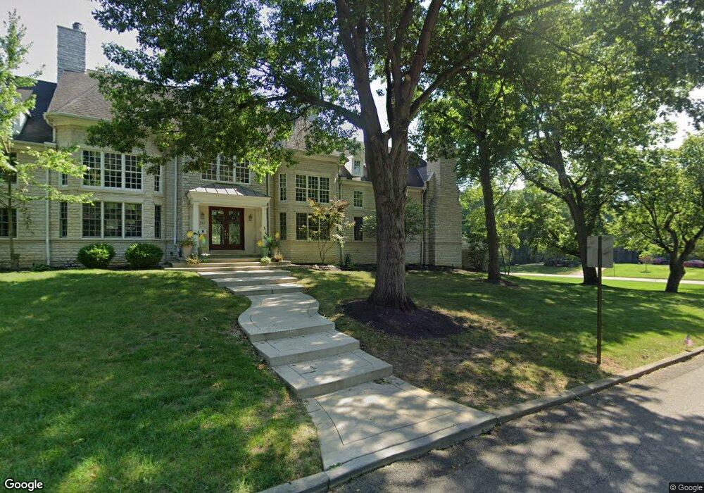 285 Croswell Rd, Columbus, OH 43214 - photo 1