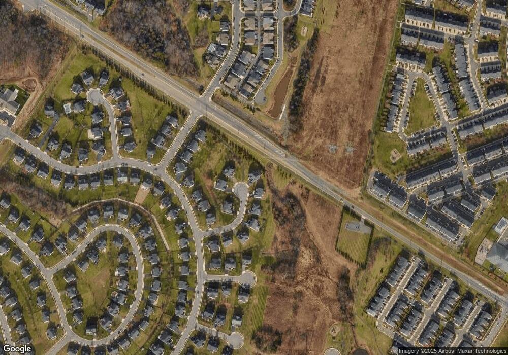 25318 Understanding Ct, Aldie, VA 20105 - photo 1