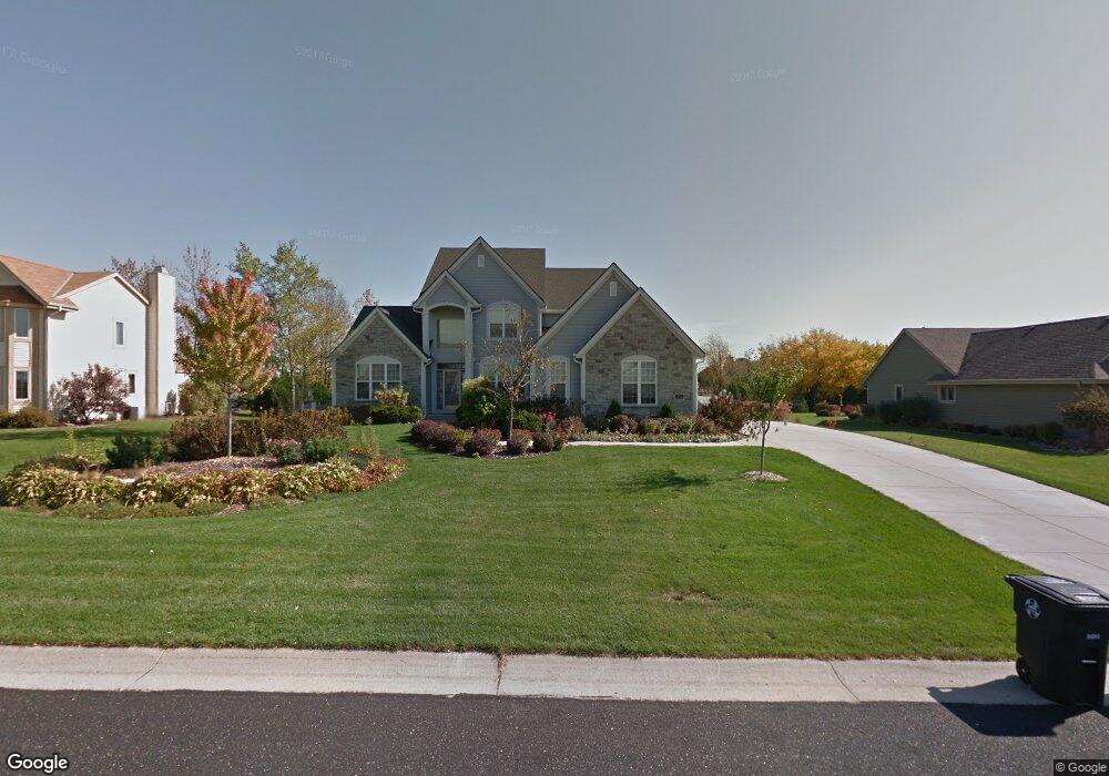 W134N6580 Lilly Creek Dr, Menomonee Falls, WI 53051 - photo 1