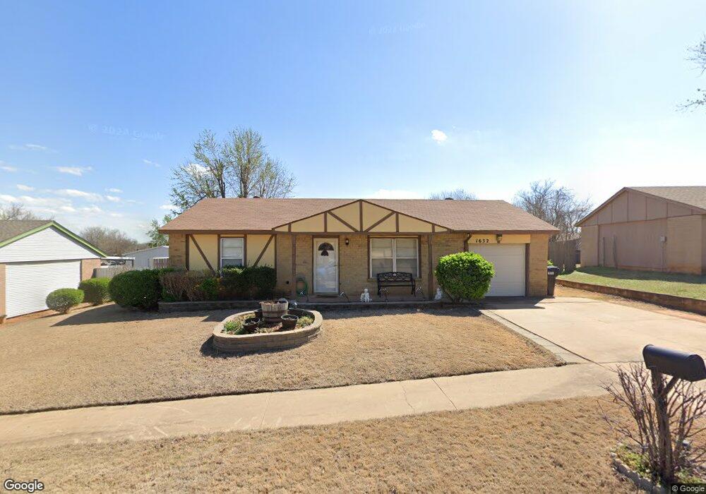 1632 NE 5th St, Moore, OK 73160 - photo 1