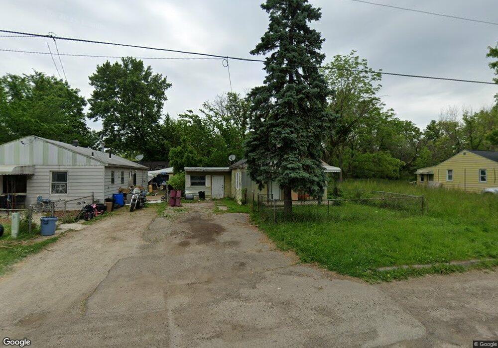 1372 Tremont Ave, Flint, MI 48505 - photo 1