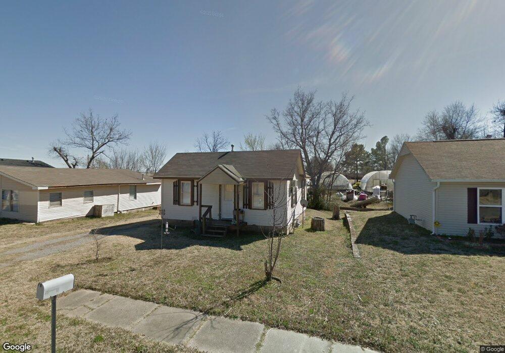 727 E 4th St, Claremore, OK 74017 - photo 1