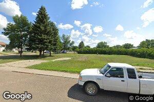 1044 Gall Dr, Hazen, ND 58545