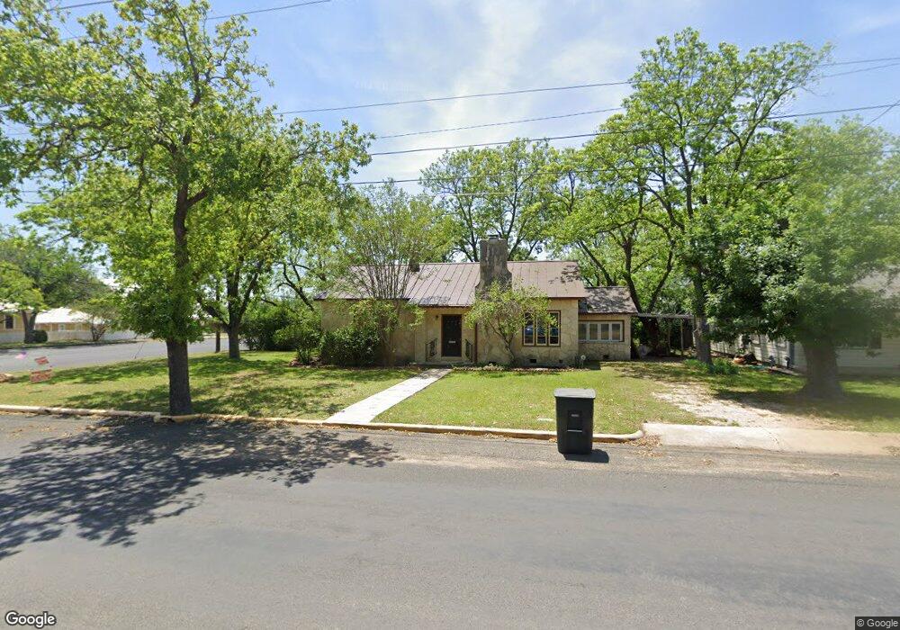 201 W Travis St, Fredericksburg, TX 78624 - photo 1