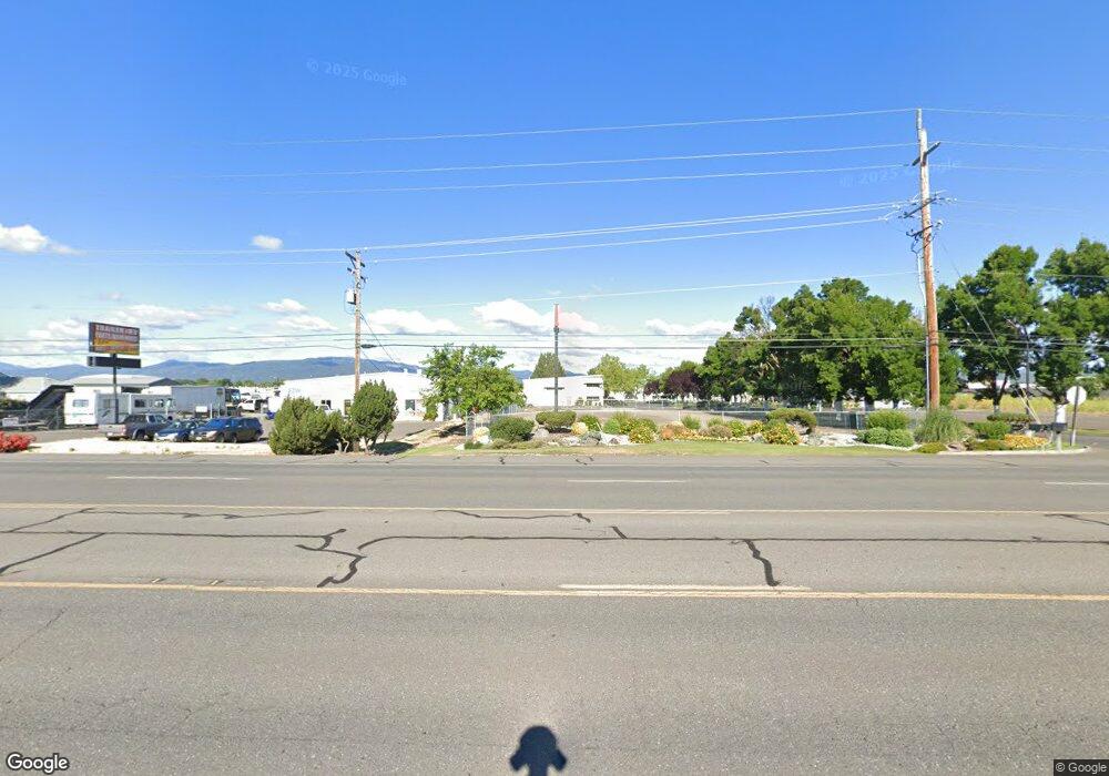 5867 Crater Lake Hwy, Central Point, OR 97502 - photo 1