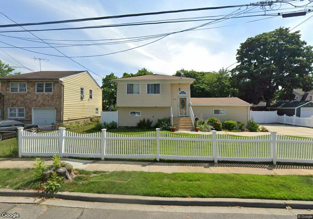 258 Rutland Rd, Freeport, NY 11520 - photo 1