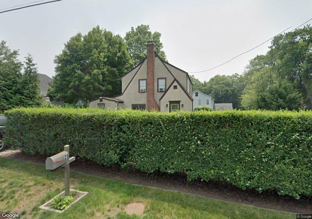 25 Renshaw Rd, Darien, CT 06820 - photo 1