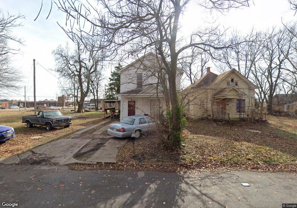 1912 Clark Ave, Parsons, KS 67357 - photo 1