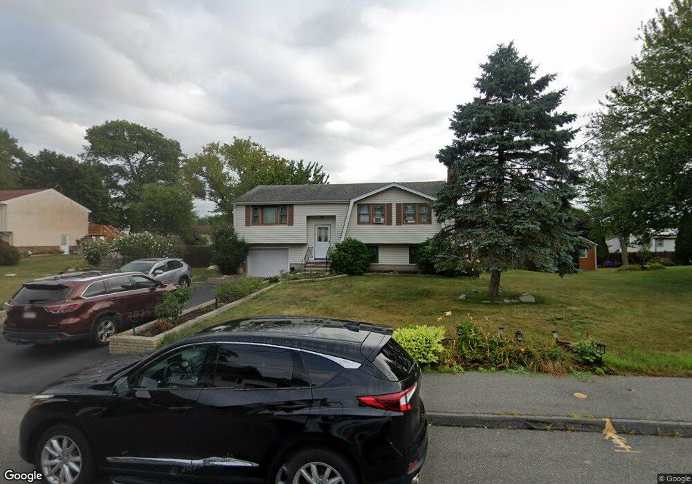 13 Kimberly Ln, Randolph, MA 02368 - photo 1