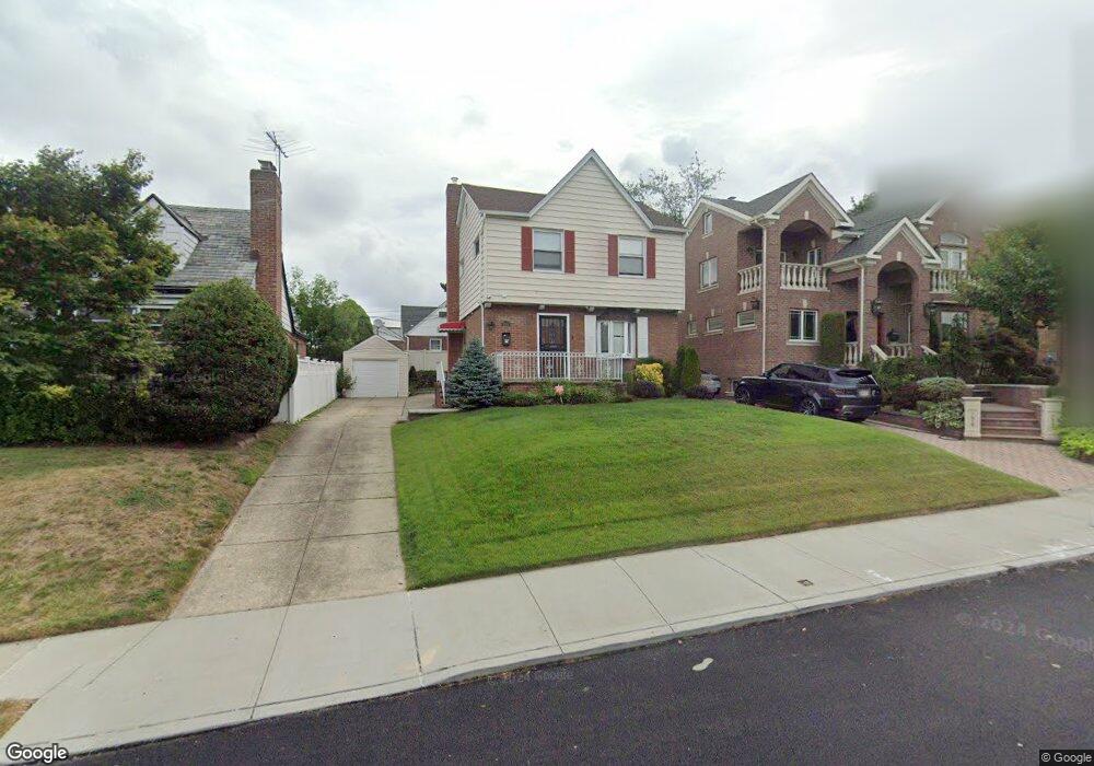 7511 181st St, Fresh Meadows, NY 11366 - photo 1