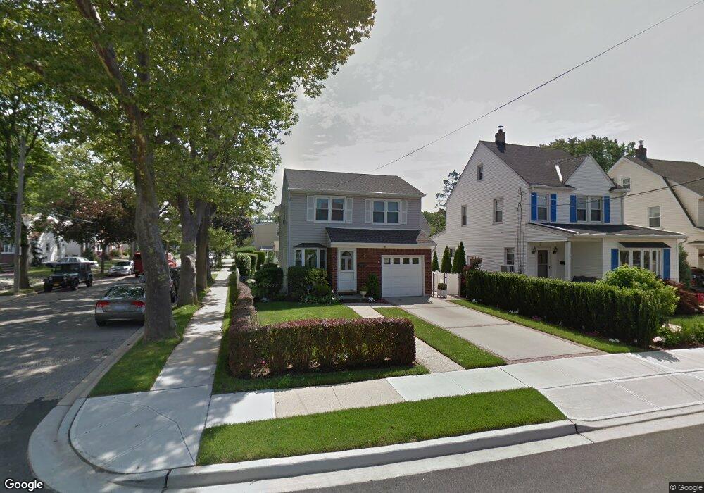 56 Juniper Ave, Mineola, NY 11501 - photo 1