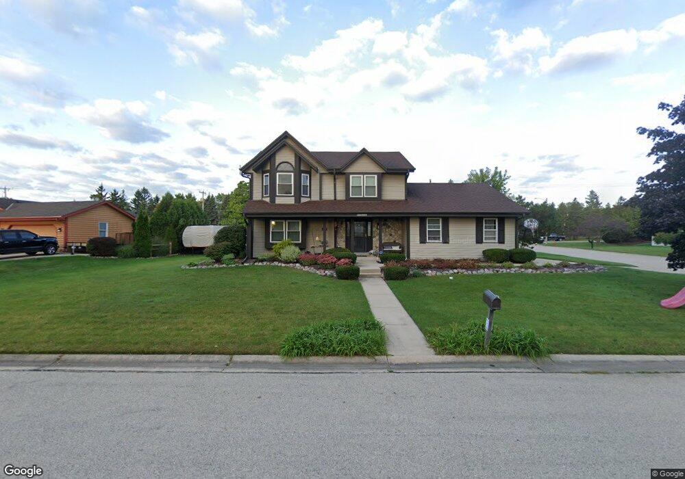 W155N7445 Stony Ct, Menomonee Falls, WI 53051 - photo 1