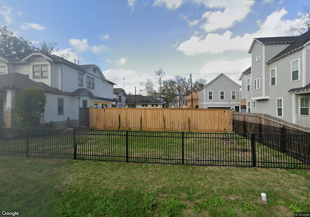 303 E 26th St, Houston, TX 77008 - photo 1