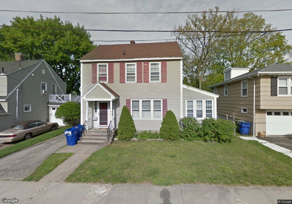 104 Robert St, Waterbury, CT 06710 - photo 1