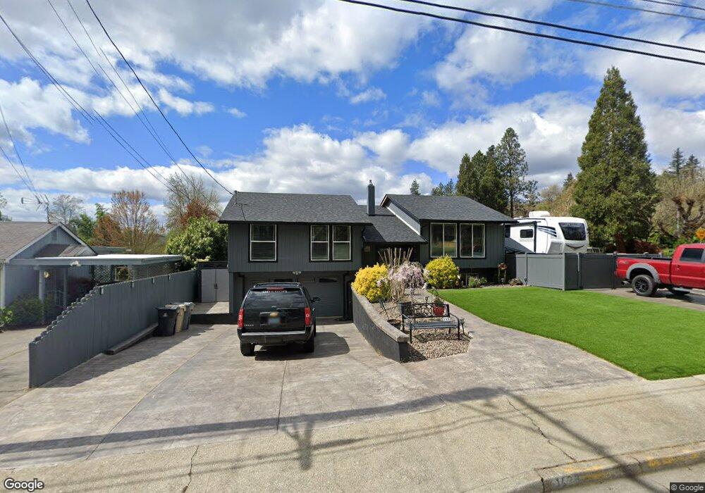 1430 NE 10th St, Grants Pass, OR 97526 - photo 1