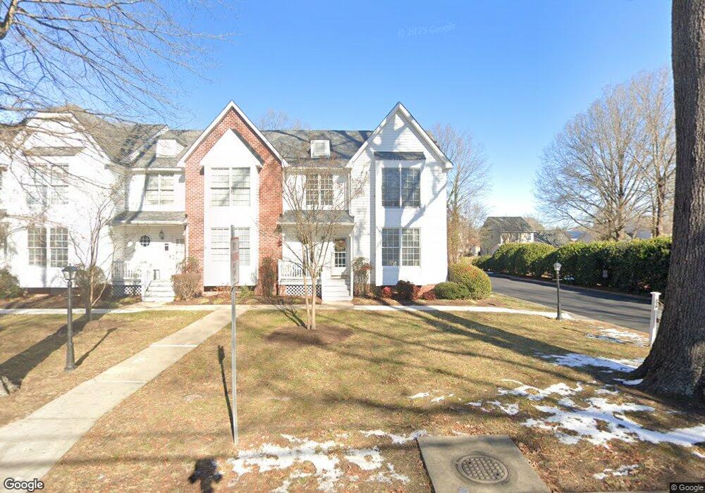 302 Myrtle St unit 302-B, Ashland, VA 23005 - photo 1