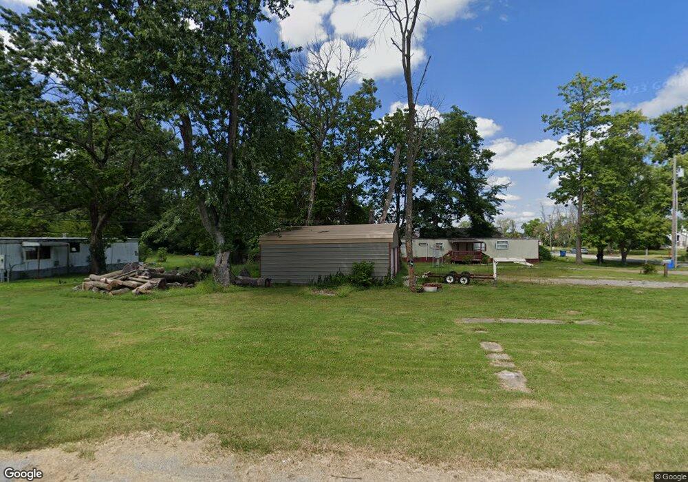 220 W Midkiff St, Harrisburg, IL 62946 - photo 1