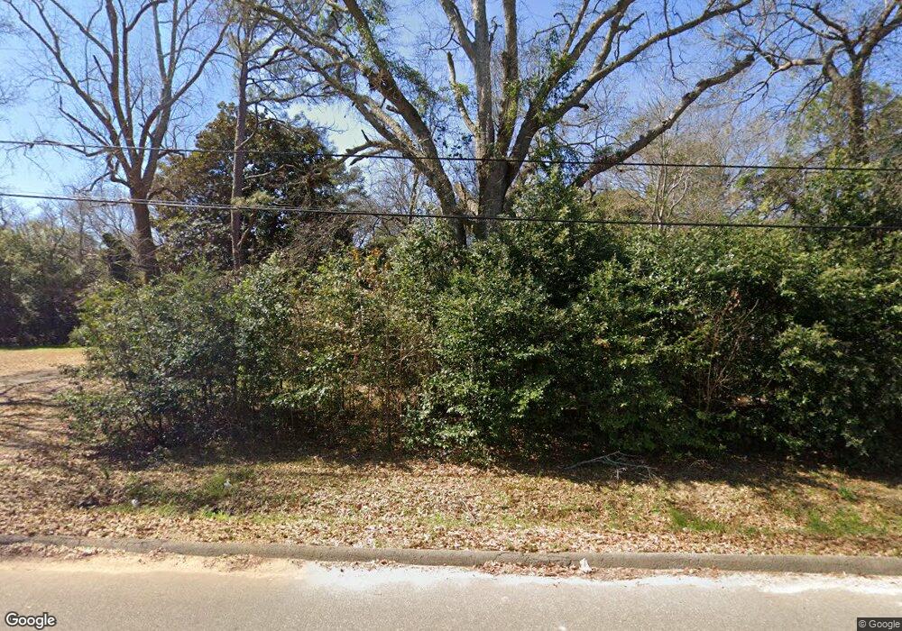 823 Eastside Dr, Warner Robins, GA 31093 - photo 1