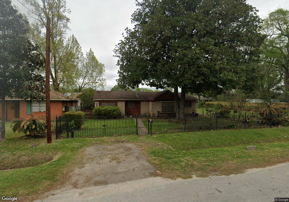 830 Lucky St, Houston, TX 77088 - photo 1