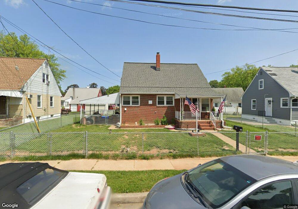 960 Kinwat Ave, Essex, MD 21221 - photo 1
