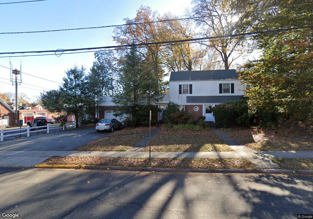 639 Center St, Oradell, NJ 07649 - photo 1