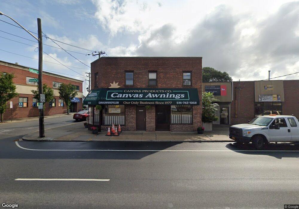 234 Herricks Rd unit A, Mineola, NY 11501 - photo 1