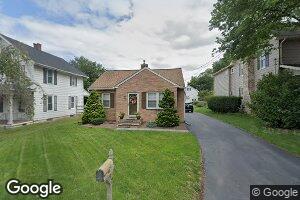 7 S Singer Ave, Paradise, PA 17562