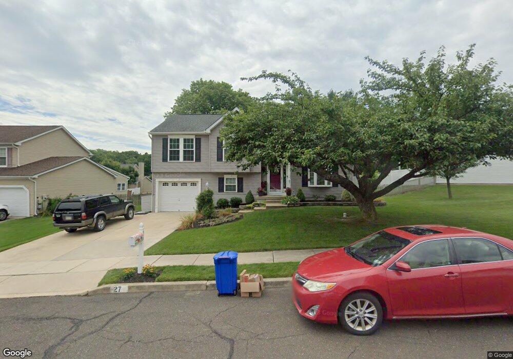 27 Jennifer Ln, Morrisville, PA 19067 - photo 1