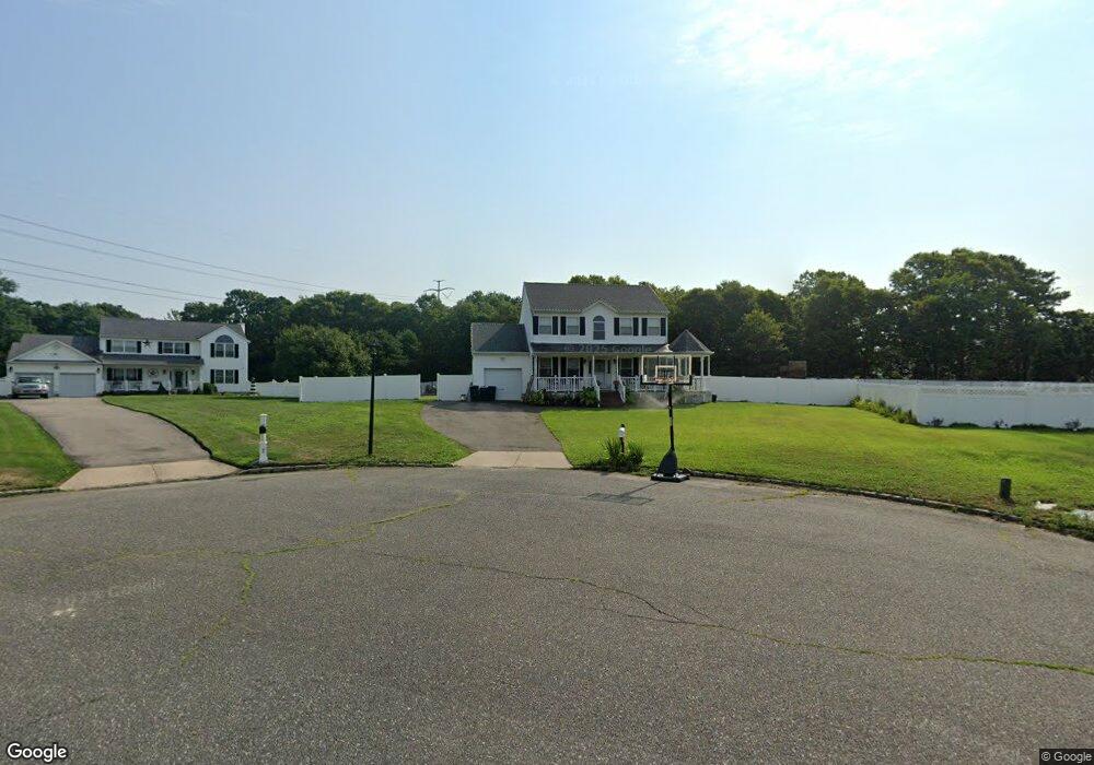 5 Alpine Ct, Medford, NY 11763 - photo 1