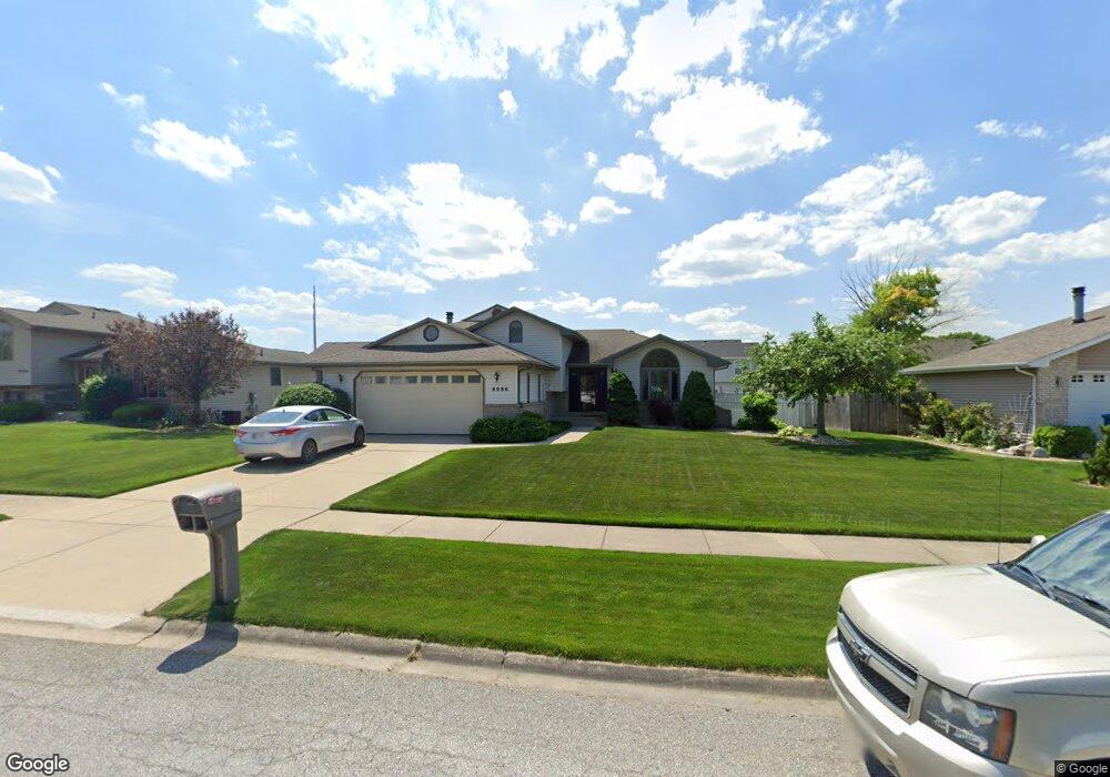 8980 Pineview Ln, Crown Point, IN 46307 - photo 1