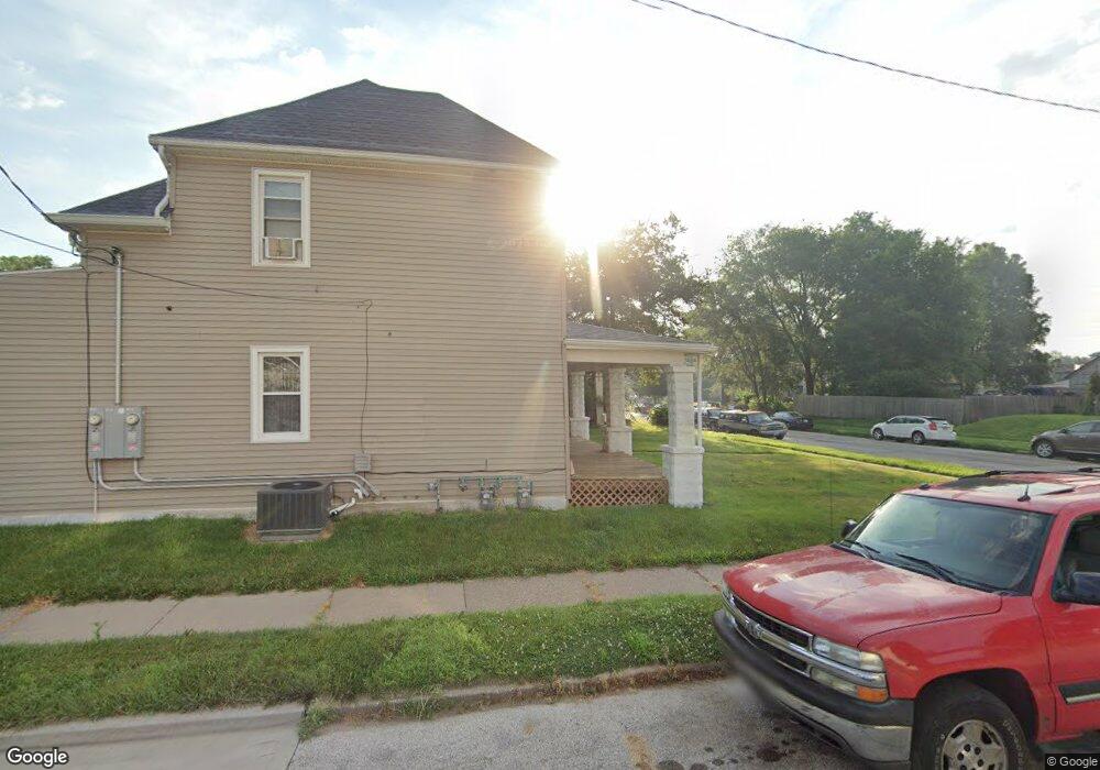 1926 Dixwell St, Davenport, IA 52802 - photo 1