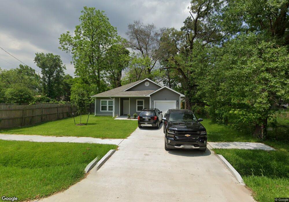 7133 Bywood St, Houston, TX 77028 - photo 1