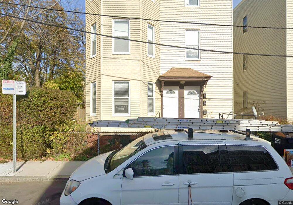 37 Hayes St, Cambridge, MA 02139 - photo 1