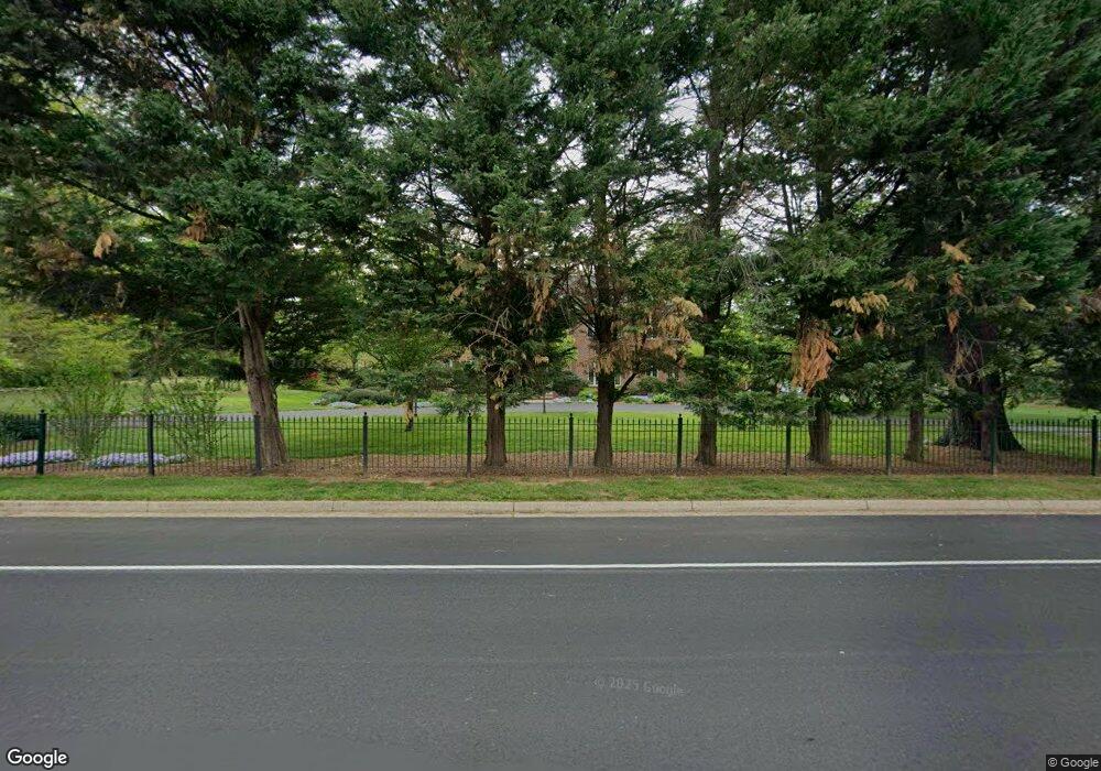 3400 Sleepy Hollow Rd, Falls Church, VA 22044 - photo 1