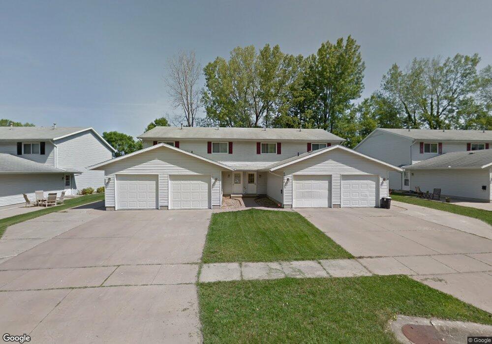 1320 Daleview Dr unit 3, Marion, IA 52302 - photo 1