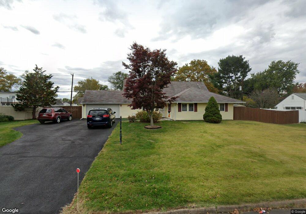 43 Smoketree Rd, Levittown, PA 19056 - photo 1