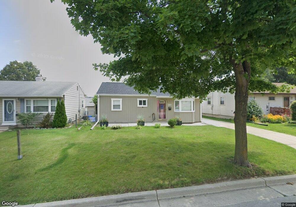 5130 N 127th St, Butler, WI 53007 - photo 1