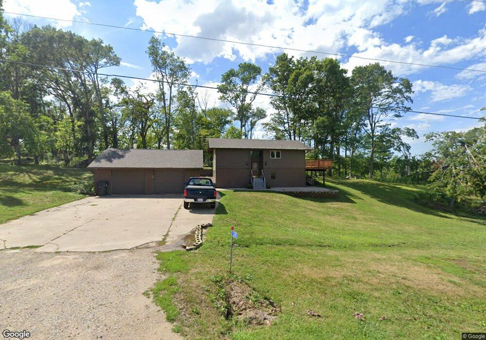 1315 Oak Dr SE, Cedar Rapids, IA 52403 - photo 1