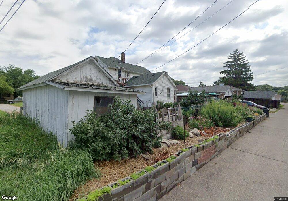 1437 E High St, Davenport, IA 52803 - photo 1