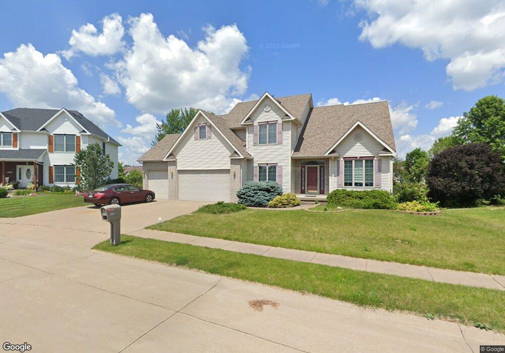 5340 Appleton Dr, Davenport, IA 52804 - photo 1