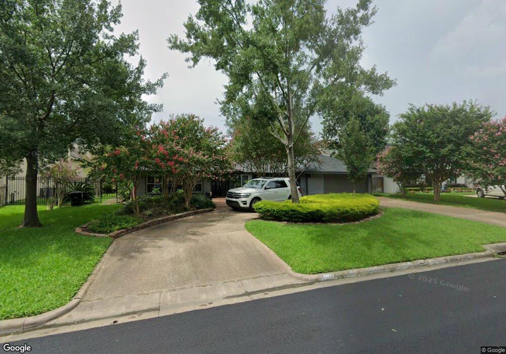 7714 Brykerwoods Dr, Houston, TX 77055 - photo 1