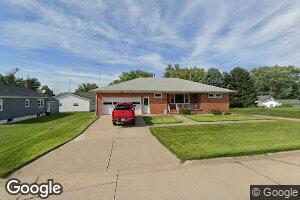 102 E 5th St, Laurel, NE 68745