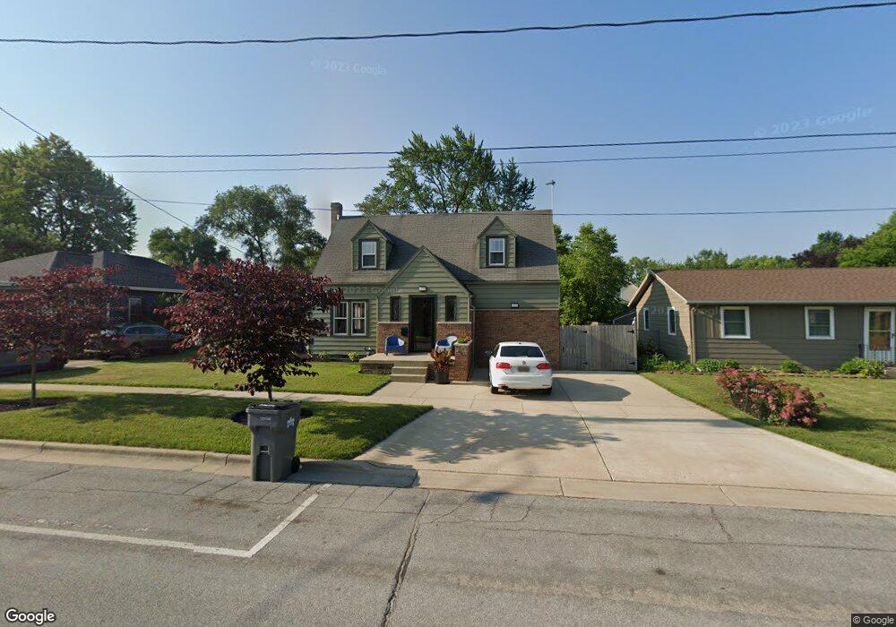 19 Linden St W, Three Oaks, MI 49128 - photo 1